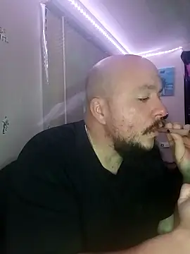 Snapshot of Spunonymous chatting on 12.21.24 Spunonymous online show from 12.21.24