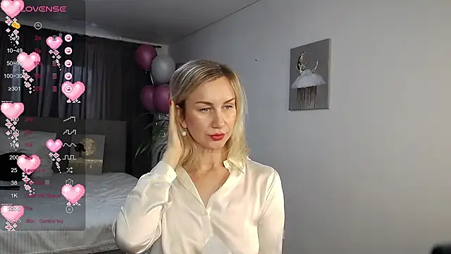 Snapshot of Vanessa_Nowak chatting on 03.05.25 Vanessa Nowak online show from 03.05.25