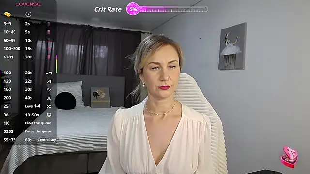 Snapshot of Vanessa_Nowak chatting on 11.07.25 Vanessa Nowak online show from 11.07.25