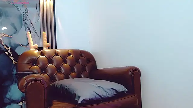 khiara moretti online show from 10.21.25