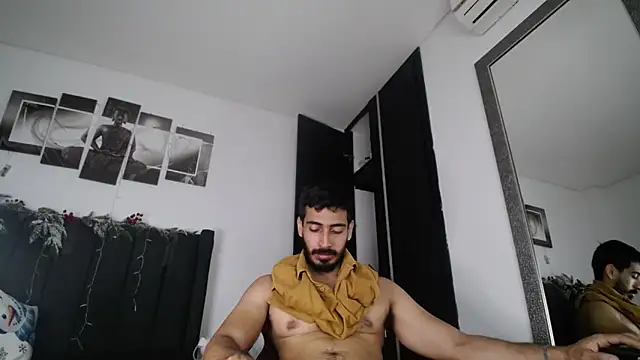 Snapshot of muscle_ares chatting on 12.08.24 muscle ares online show from 12.08.24