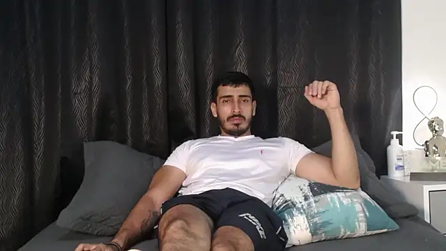 Snapshot of muscle_ares chatting on 10.07.25 muscle ares online show from 10.07.25