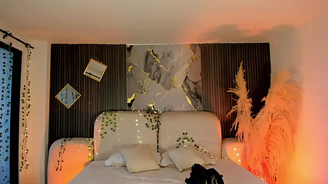 Agathaargent  online show from 01.08.26