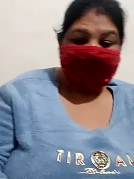 Snapshot of Shoni__ chatting on 12.24.24 Shoni online show from 12.24.24