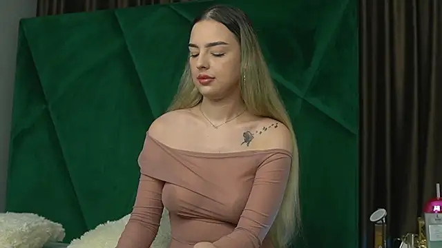 ScarletColes online show from 11.21.25