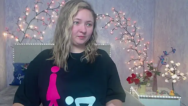 Snapshot of SallyVerda chatting on 05.03.26 SallyVerda online show from 05.03.26