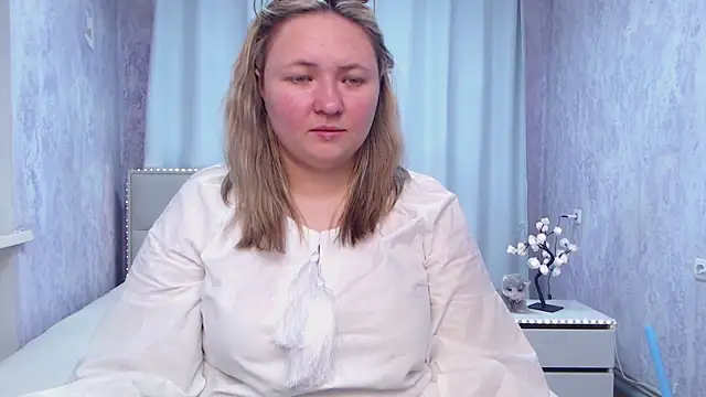 Snapshot of SallyVerda chatting on 05.21.26 SallyVerda online show from 05.21.26