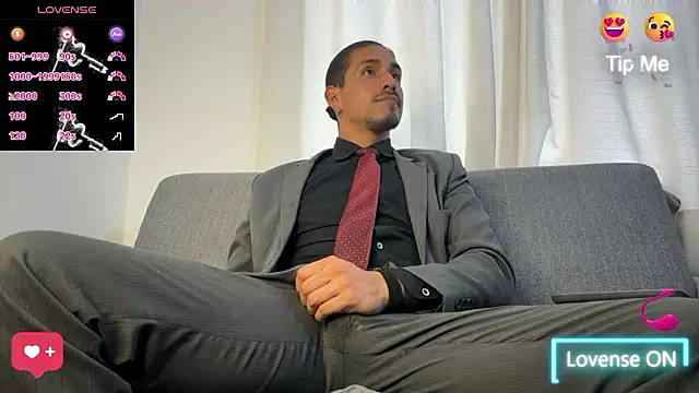 Snapshot of Tom_blunt96 chatting on 02.20.26 Tom blunt96 online show from 02.20.26