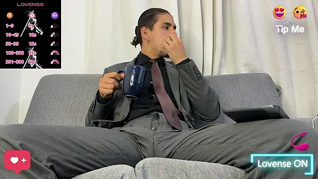 Snapshot of Tom_blunt96 chatting on 02.25.26 Tom blunt96 online show from 02.25.26