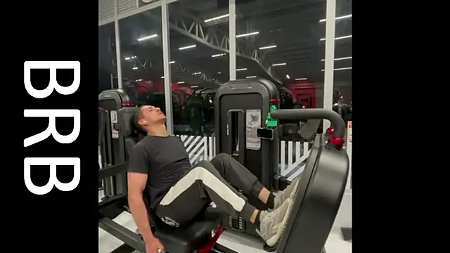 Snapshot of Tom_blunt96 chatting on 03.03.26 Tom blunt96 online show from 03.03.26