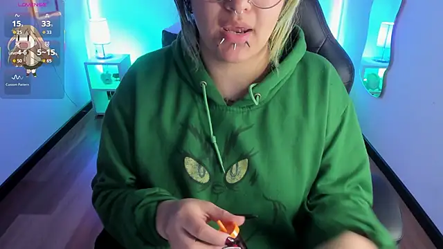 lucky-leah online show from 10.22.25