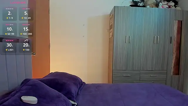 Snapshot of Kayla_foxxy chatting on 11.15.25 Kayla foxxy online show from 11.15.25