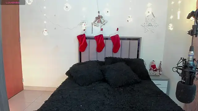 Snapshot of Kayla_foxxy chatting on 12.03.25 Kayla foxxy online show from 12.03.25