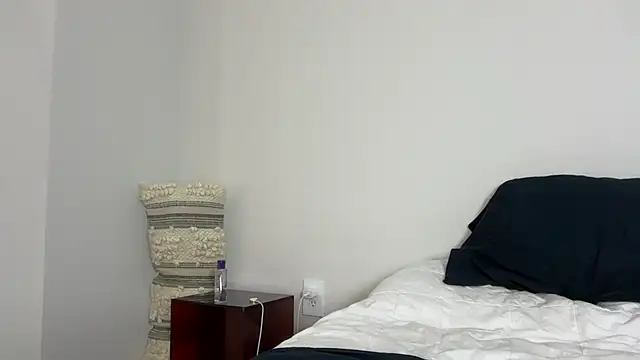 YUMIandbigWOLF online show from 03.17.25