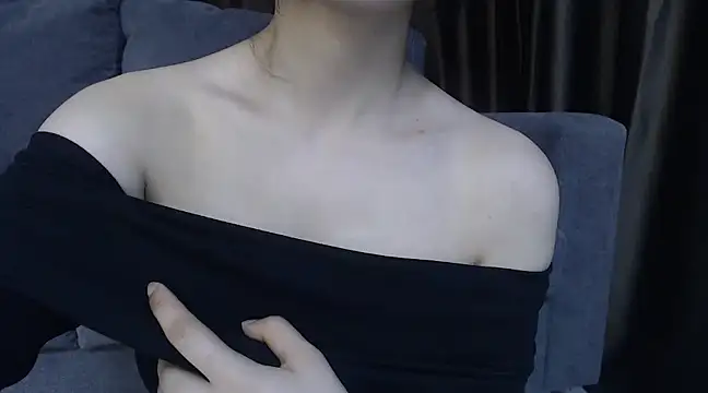Snapshot of LtReina chatting on 01.25.25 LtReina online show from 01.25.25