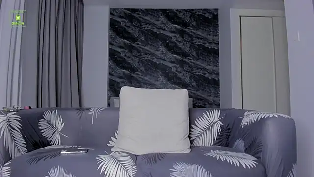  Yvonne  online show from 11.05.25