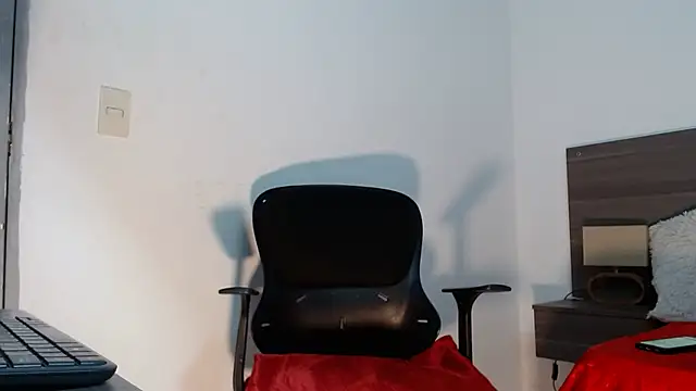 Mila cams1  online show from 02.22.26