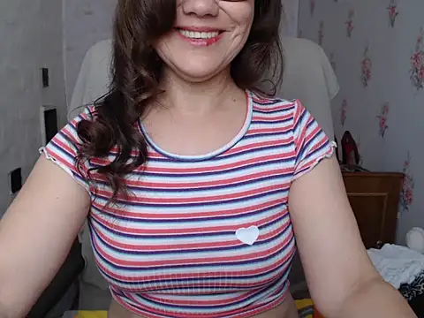 KittyyLaBeauty online show from 05.04.26