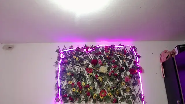 Snapshot of sexysusan4you chatting on 11.06.25 sexysusan4you online show from 11.06.25