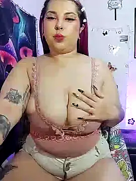 Snapshot of Hada_dracanae chatting on 02.07.25 Hada dracanae online show from 02.07.25