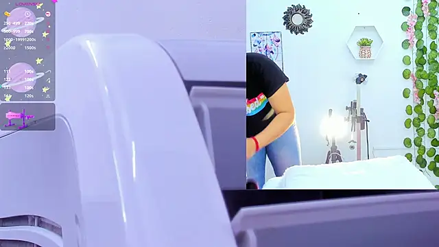 Snapshot of Daki_Ume_ chatting on 01.31.25 Daki Ume online show from 01.31.25