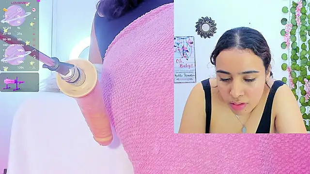 Snapshot of Daki_Ume_ chatting on 02.14.25 Daki Ume online show from 02.14.25