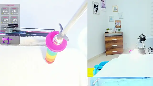 Snapshot of Daki_Ume_ chatting on 09.21.25 Daki Ume online show from 09.21.25