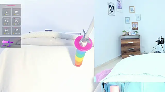 Snapshot of Daki_Ume_ chatting on 09.22.25 Daki Ume online show from 09.22.25