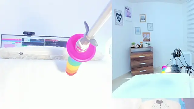 Snapshot of Daki_Ume_ chatting on 09.28.25 Daki Ume online show from 09.28.25