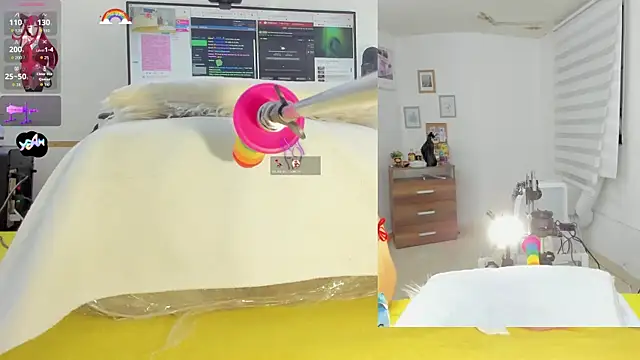 Snapshot of Daki_Ume_ chatting on 11.08.25 Daki Ume online show from 11.08.25