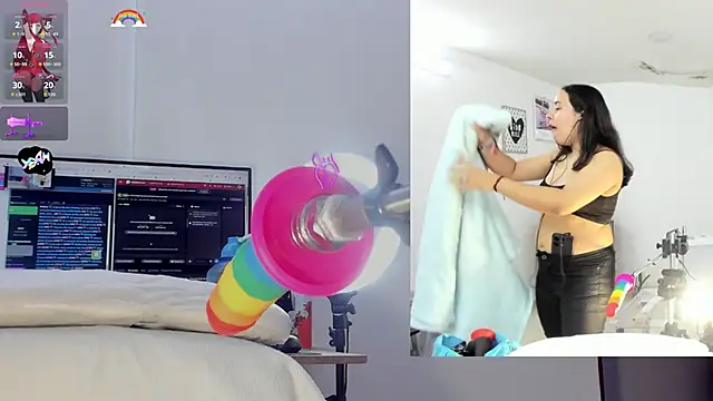 Snapshot of Daki_Ume_ chatting on 11.20.25 Daki Ume online show from 11.20.25