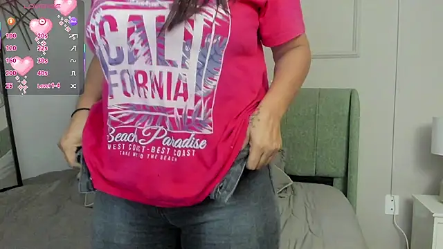 Snapshot of Sussanewolf chatting on 02.27.26 Sussanewolf online show from 02.27.26