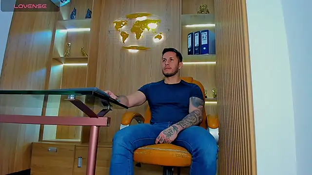 Snapshot of George_Diesell chatting on 02.08.26 George Diesell online show from 02.08.26