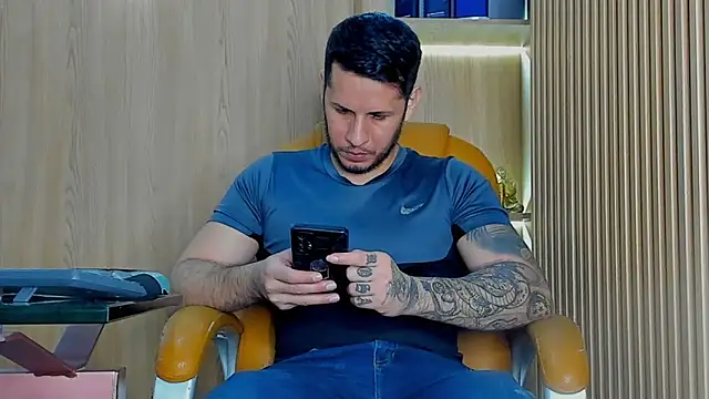 Snapshot of George_Diesell chatting on 02.11.26 George Diesell online show from 02.11.26