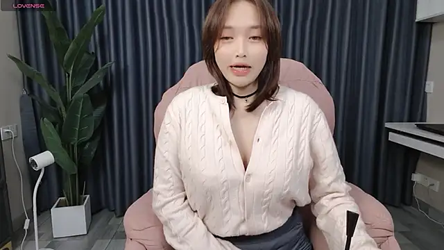Snapshot of Cothy_Ti chatting on 02.14.25 Cothy Ti online show from 02.14.25