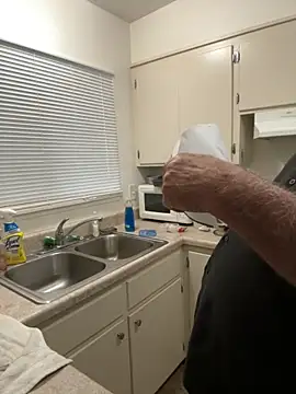 Snapshot of Drummajor chatting on 10.31.25 Drummajor online show from 10.31.25