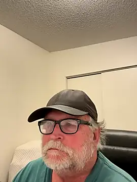 Snapshot of Drummajor chatting on 11.12.25 Drummajor online show from 11.12.25