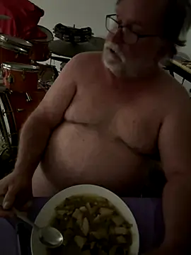 Snapshot of Drummajor chatting on 11.16.25 Drummajor online show from 11.16.25