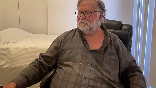 Snapshot of Drummajor chatting on 12.02.25 Drummajor online show from 12.02.25