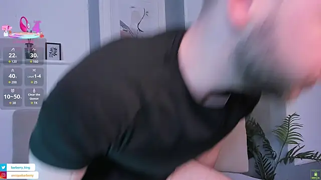 Snapshot of EnriqueBarberry chatting on 03.31.26 EnriqueBarberry online show from 03.31.26