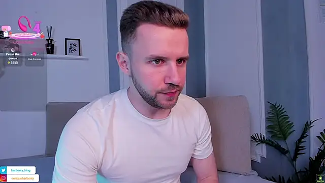 Snapshot of EnriqueBarberry chatting on 04.16.26 EnriqueBarberry online show from 04.16.26