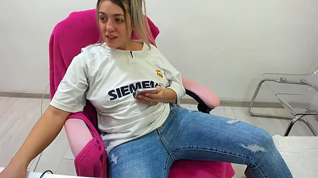 Dyana Kaylinn online show from 01.04.25