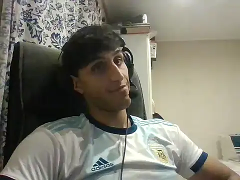 Snapshot of Andleo_ chatting on 11.14.25 Andleo online show from 11.14.25