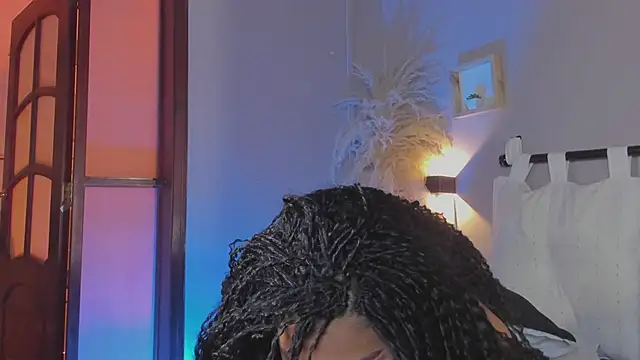 nayah   online show from 01.28.25