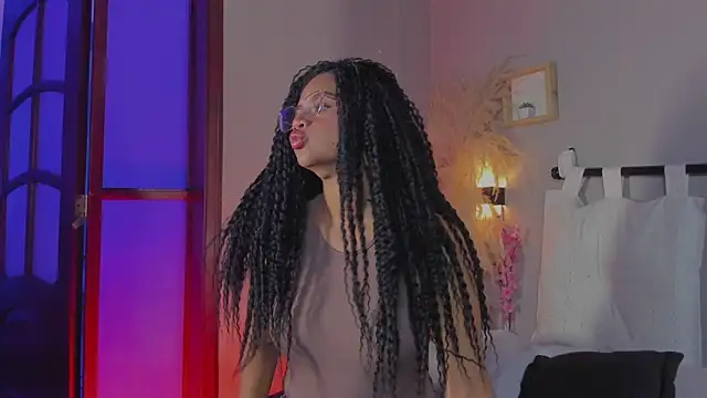 nayah   online show from 01.28.25