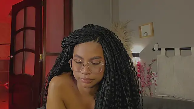 nayah   online show from 02.12.25