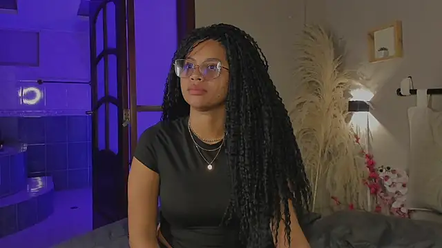 nayah   online show from 02.20.25