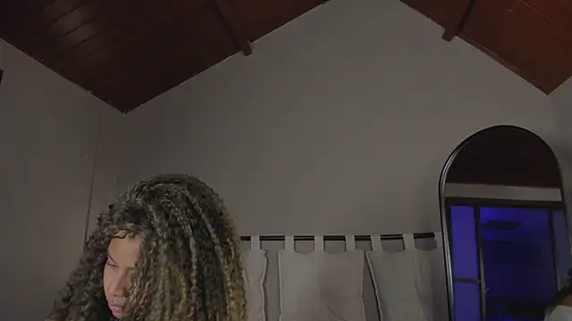 nayah   online show from 03.04.25