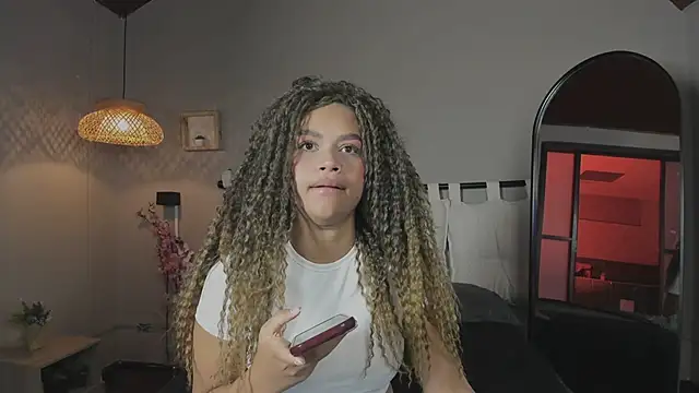 nayah   online show from 03.10.25