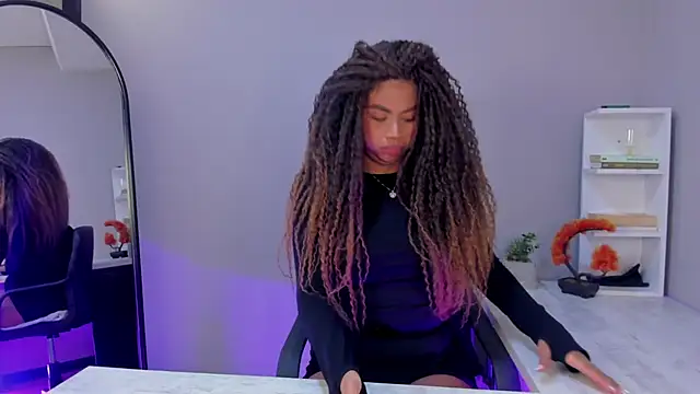 nayah   online show from 09.10.25